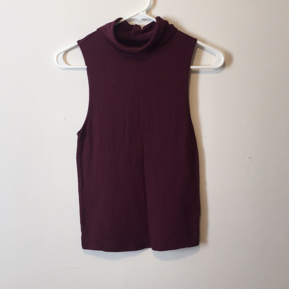 Turtle neck tank top blouse